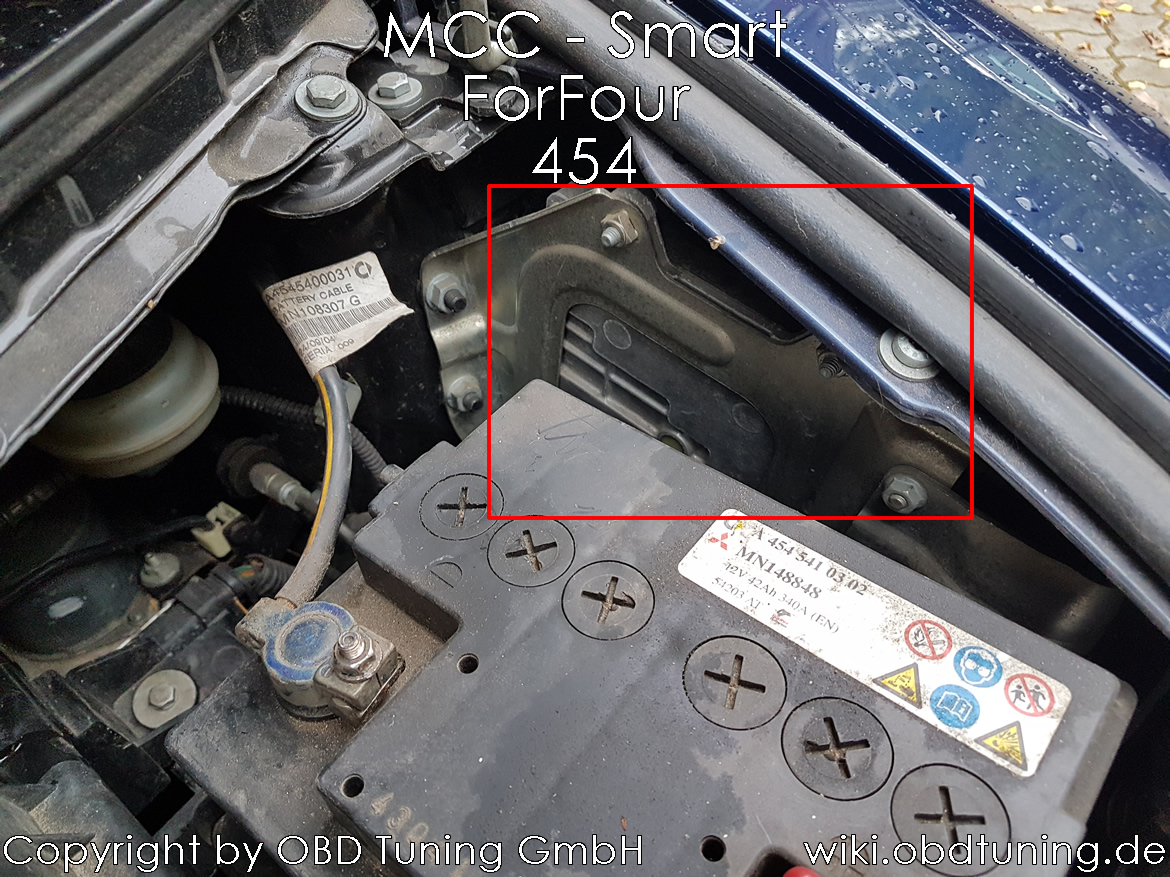 MCC Smart ForFour 454 ECU 02.jpg